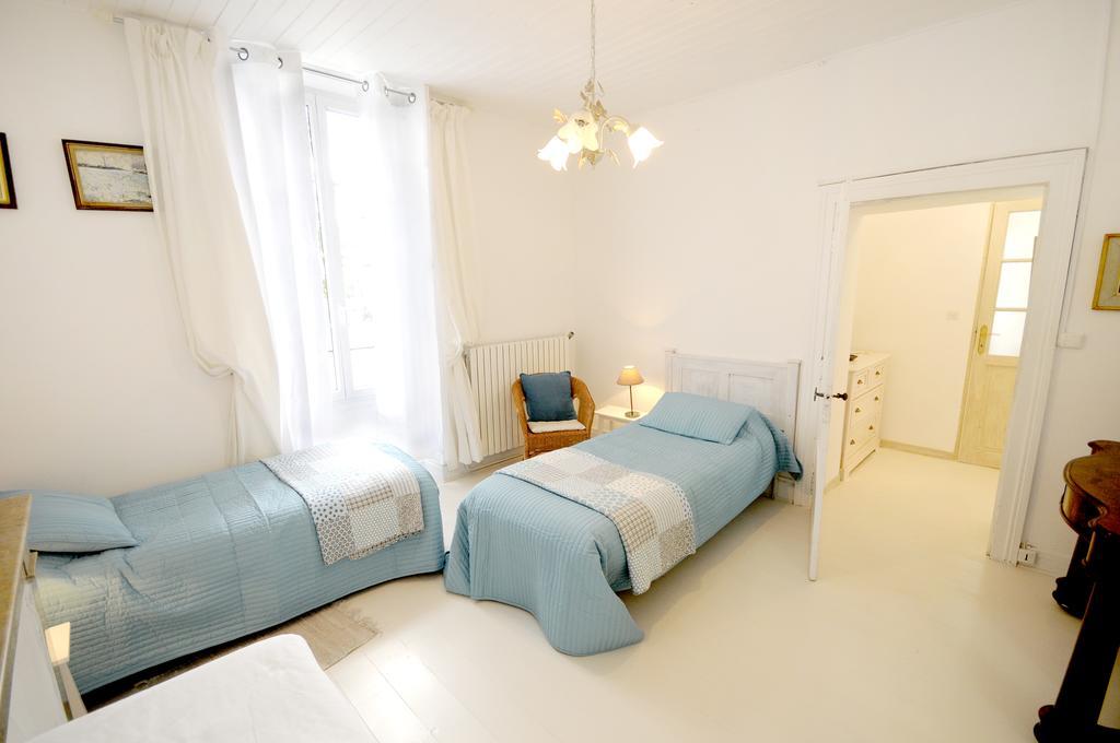 Bed and Breakfast Chez Madeleine Saint-Colomb-de-Lauzun Habitación foto
